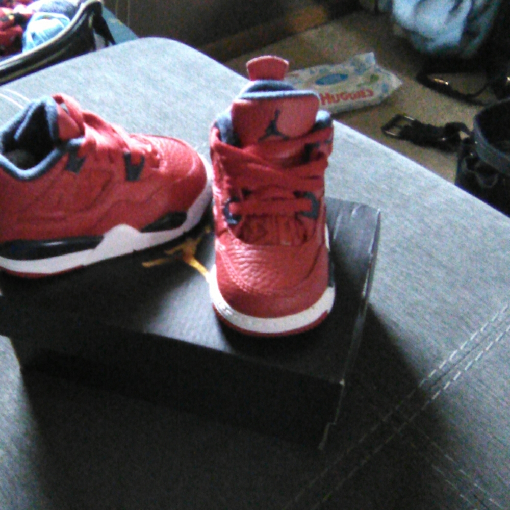 Jordan retro 4's